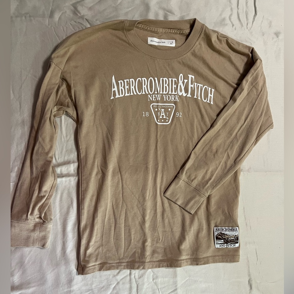 A&F Girls LS logo t-shirt. GUC. Sz 7/8.